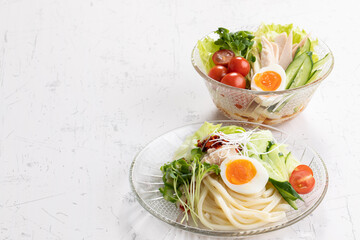 サラダうどん　salad udon