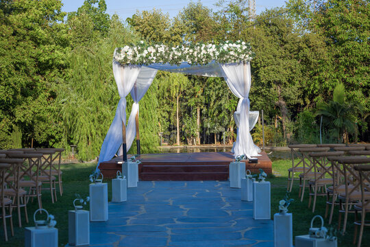 Jewish Hupa , wedding putdoor . 
 Wedding ceremony setup.