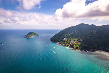 Obraz premium Aerial view of Sairee Beach or Sai Ri Beach in koh Tao, Thailand