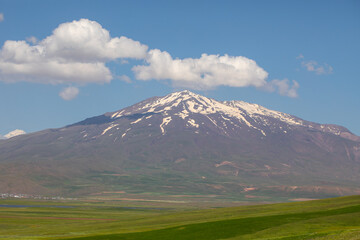 Fototapeta premium Mount Süphan from the plain of Malazgirt