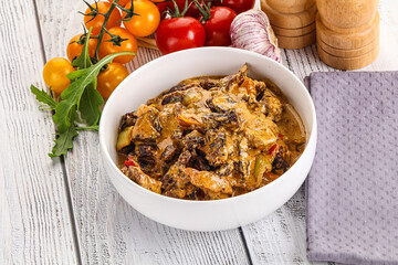 Roasted beef with cream sauce