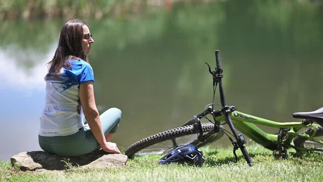 Bici EBike  nel parco tra i monti