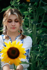 The girl reflects the emotions of Ukraine