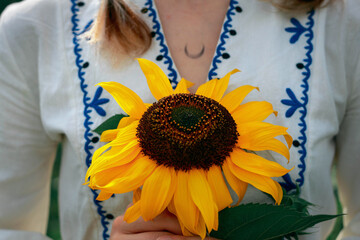 Girl-Ukraine,
Ukrainian woman in a field with a parasol