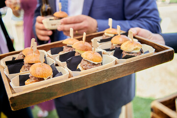 mini hamburguesas, comida, sabroso, carne, copetín, entrada, catering