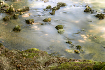 bach fluss gewässer wasser steine