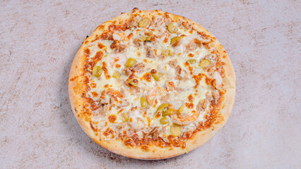 Creamy chicken pizza top view