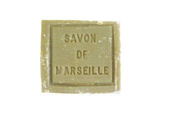 bloc de savon de Marseille isolé sur un fond blanc