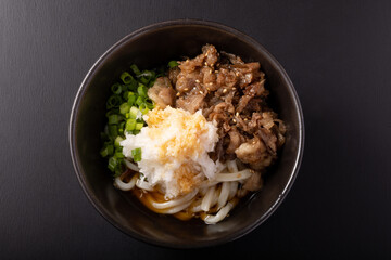 鬼おろし肉ぶっかけうどん