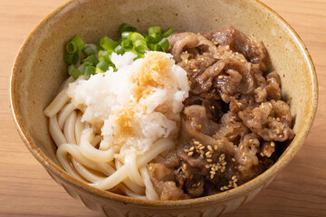 鬼おろし肉ぶっかけうどん