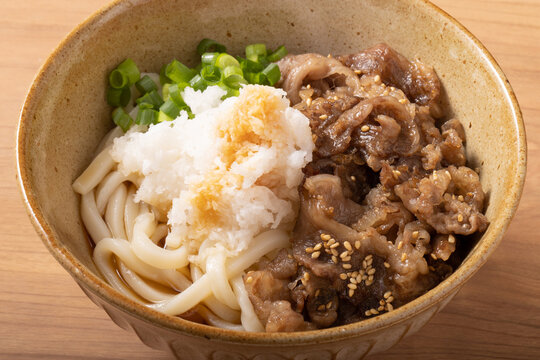 鬼おろし肉ぶっかけうどん