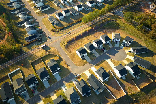 Aerial View Of Cul De Sac At Neighbourhood Road Dead End With Built Homes In South Carolina Residential Living Area. Real Estate Development Of Family Houses And Infrastructure In American Suburbs