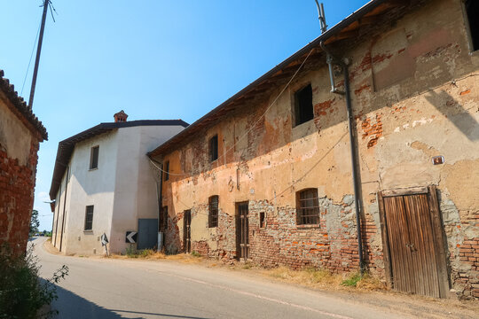 Montesano characteristic ancient village vision square church houses detail Po Valley