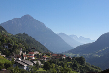Tiroler Berge - herrlicher Sommertag in einem beschaulichen Bergdorf - Pitztal - Blick zum...