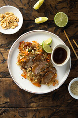 Rice noodles with pork and peanut