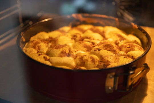 Homemade apple pie. Home Cooking