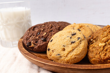 Cookies with chocolate and peanuts