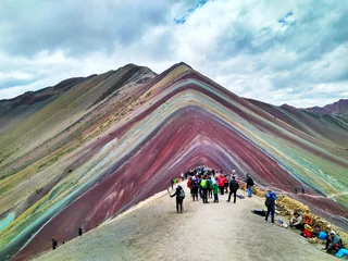 Papier Peint photo autocollant Vinicunca Vinicunca Mountain, also known as the mountain of 7 colors for the various minerals that make it up, in Peru.