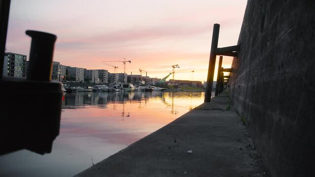Jachthafen am Nordhafen Mainz Geb&auml;ude und Wasser im Neubaugebiet