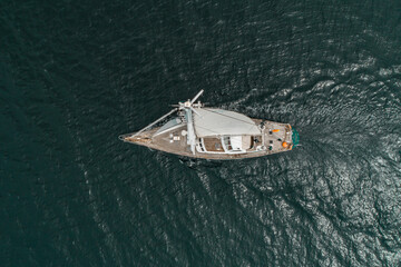 Naklejka premium Barco de vela