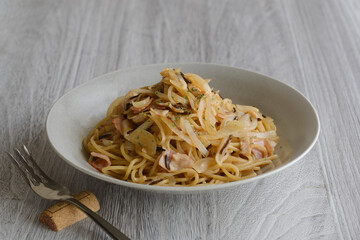 ベーコンと玉ねぎの和風パスタ