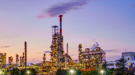 Panoramic view of the petrochemical complex at Yokkaichi Port at dusk.