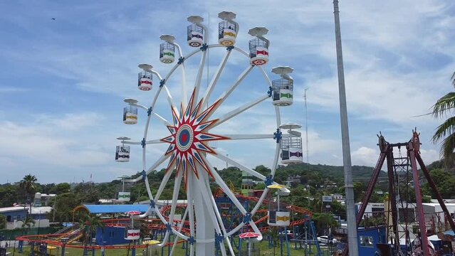 Noria en Parque de Diversiones