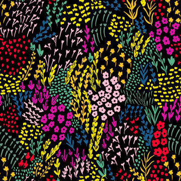 seamless pattern with flowers, wildflowers digital illustration, background for summer cute pattern, with flowers, for  home textiles, apparel print, wallpaper, notebook, fashion accessories black