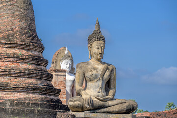 Fototapeta premium Wat Mahathat at Sukhothai National Historical Park, Sukhothai, Thailand
