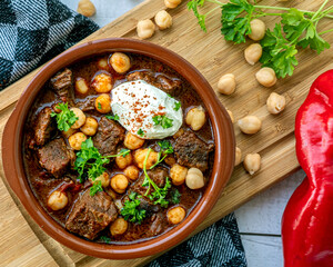 Hungarian stew with chickpeas