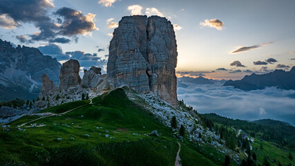 Fototapeta na wymiar sunrise in the mountains, Dolomiti, Cinque Torri