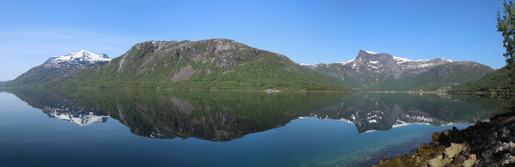 Fototapeta premium Fjord des Vesteralen, Norvège
