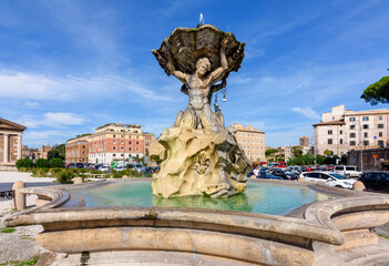 Obraz premium Fountain of Tritons and Temple of Hercules Victor in Rome, Italy