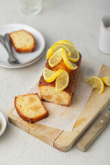 cake au citron confit fait maison, goûter part de gâteau fourré