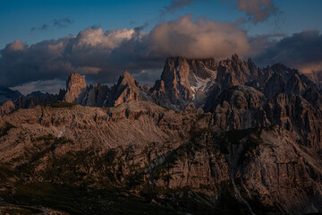 Naklejka premium sunset in the mountains, Dolomiti