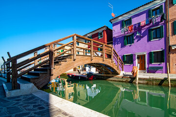 Fototapeta na wymiar Typical canal of the island of Burano