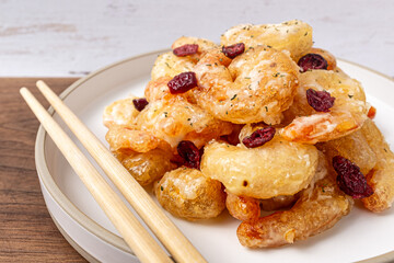 Creamy shrimp with fried shrimp tossed in cream