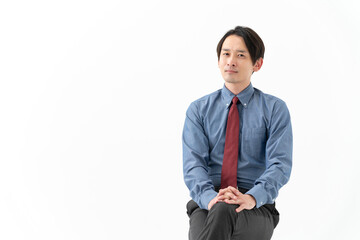 椅子に座る男性　ビジネスマン