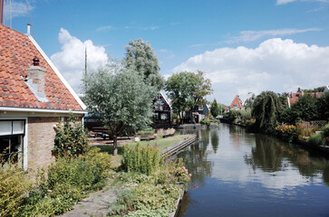 Fototapeta na wymiar House in the Dutch countryside