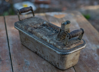 Vintage Electric Toaster Oven: Antique Retro Cooking Appliance, Old-fashioned Kitchen Equipment, Nostalgic Collectible, Timeless Rustic Bread Toaster for Classic Home Cooking Enthusiasts