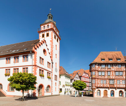Town Hall and Palmsches Haus on market square, Mosbach, Neckartal Valley, Odenwald, Baden-Wurttemberg, Germany
