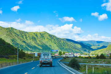 Ganzi Tibetan Autonomous Prefecture, Sichuan Province-Scenery along the way