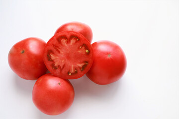 収穫したトマト