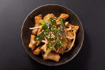 ピリ辛ホルモン炒め