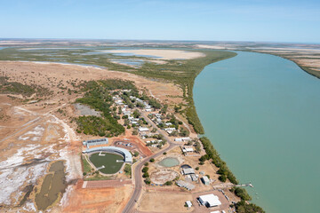 The far north Queensland town of Karumba on the Norman river. - 620368178