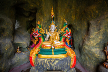 The serpent statue at Wat Mai Supadit Tharam, Nakhon Pathom, Thailand - obrazy, fototapety, plakaty