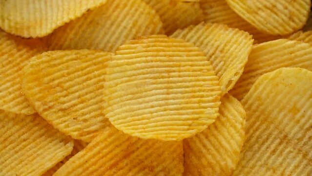 Zoom frame wavy potato chips rotation