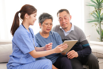 Fototapeta premium A nurse was caring for the elderly at home.