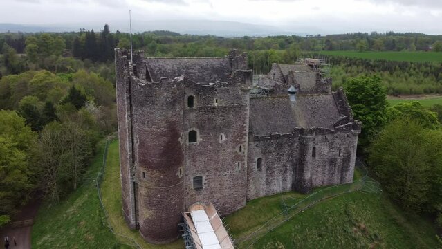 Doune castle: movement in orbit close to the famous Scottish castle and sighting the outer grove of the area.