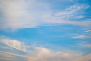 Fototapeta na wymiar 夕暮れ時のまだ少し空が明るいときの青空の景色